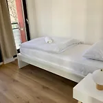 Minimal Kreuzberg Хостел *