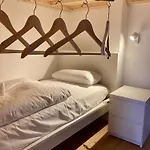 Minimal Kreuzberg Hostel *