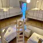 Minimal Kreuzberg Hostel *