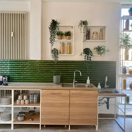 Minimal Kreuzberg Hostel *