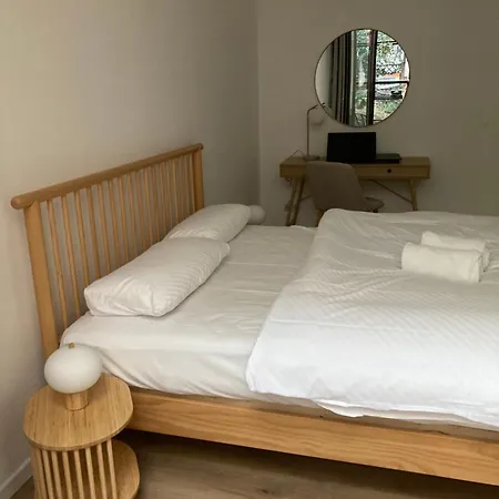 Minimal Kreuzberg 旅馆 *